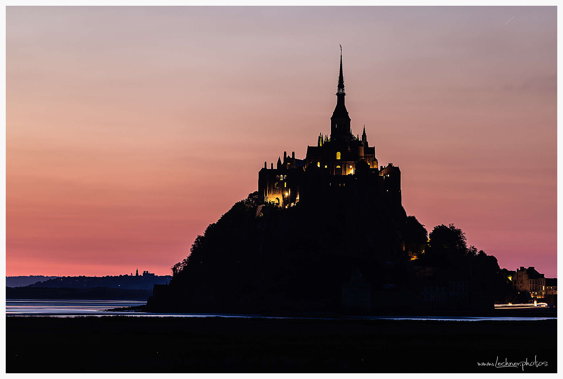 Mont Saint Michel before sunrise