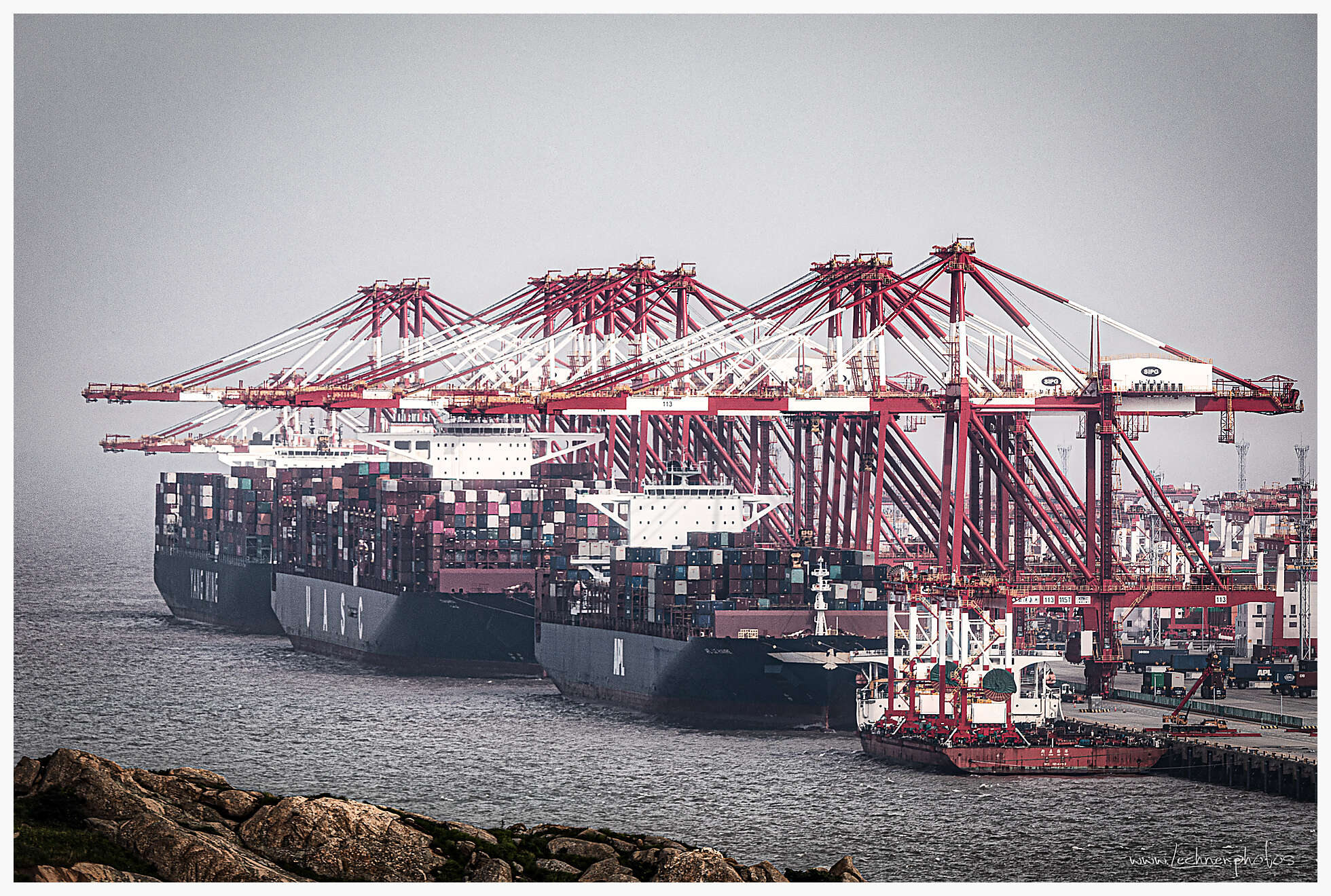 Shanghai deep see harbor